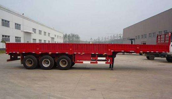 工業(yè)平板半掛車(chē)車(chē)廂耐磨防腐襯里聚脲噴涂(圖1) 工業(yè)平板半掛車(chē)車(chē)廂耐磨防腐襯里聚脲噴涂